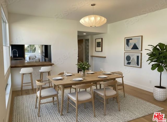 2237 S Bentley Avenue, Los Angeles CA: https://media.crmls.org/mediaz/9b2481e2-71e0-47b9-956c-421bff3c07c9.jpg