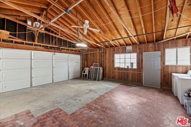 6042 Cahuilla Avenue,  CA: https://media.crmls.org/mediaz/9b24d674-d2d7-46f4-b009-84a49e82fe4c.jpg