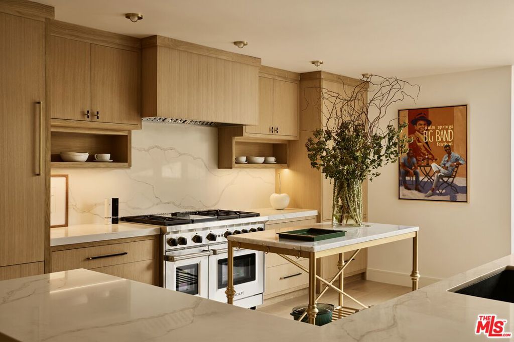 211 S Spalding Drive #110N