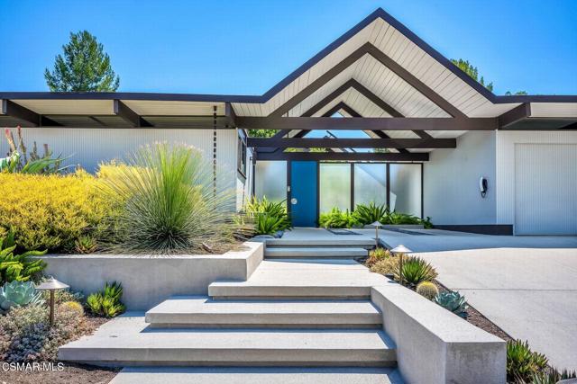 17148 Lisette Street, Granada Hills CA: https://media.crmls.org/mediaz/9b25da2d-8049-49da-b8d1-f26ad3b7a5c0.jpg