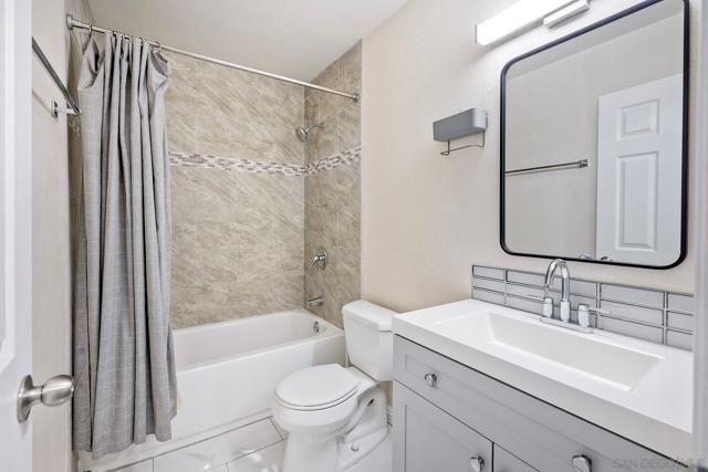 3436 Thunder Dr, Oceanside CA: https://media.crmls.org/mediaz/9b260b0a-1d44-45e1-9c3c-61e5e6ae8eac.jpg