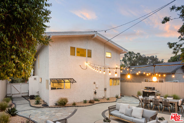 8247 Billowvista Drive, Playa del Rey CA: https://media.crmls.org/mediaz/9b2641a3-daed-43f0-ab6b-a4f6cfb4e3da.jpg