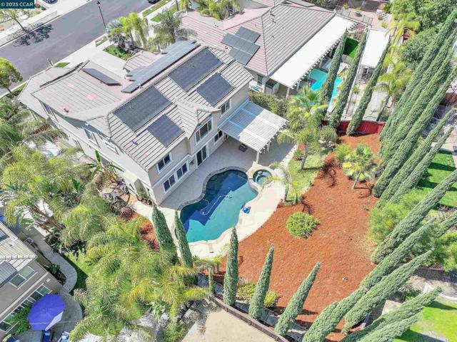 2593 Camel Back Rd, Brentwood CA: https://media.crmls.org/mediaz/9b26d3c1-1e15-4f9d-812a-aee9f0488e75.jpg