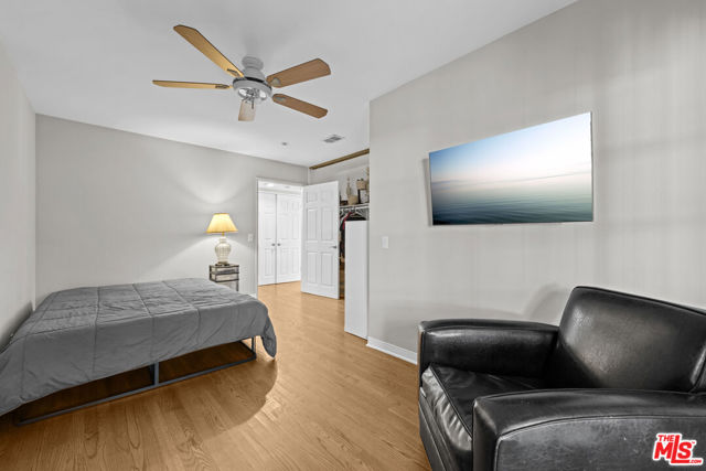 23716 Elkwood Street, West Hills CA: https://media.crmls.org/mediaz/9b26fbe7-7813-4736-8b7b-6d0a4df12810.jpg