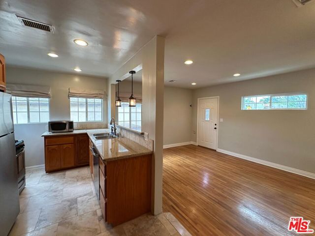 5656 Airdrome Street, Los Angeles CA: https://media.crmls.org/mediaz/9b276c37-c866-4c55-bf69-7eb1a2a8cf25.jpg