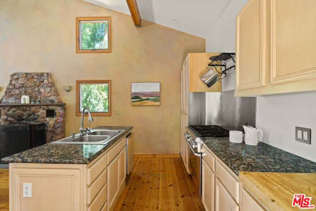 2026 Topanga Skyline Drive, Topanga CA: https://media.crmls.org/mediaz/9b28855b-99d2-41db-8f4f-47357a940afa.jpg