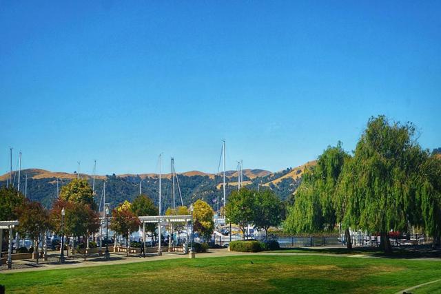 258 E E Street, Benicia CA: https://media.crmls.org/mediaz/9b28a0f5-f237-4c61-af1d-afe635d1d47c.jpg