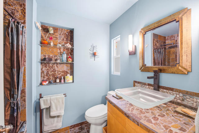 Detail Gallery Image 18 of 38 For 271 Calle Higuera, Camarillo,  CA 93010 - 6 Beds | 3 Baths