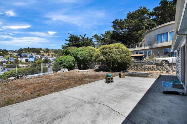 331 Manor Drive, Pacifica CA: https://media.crmls.org/mediaz/9b29b326-ae75-4dd9-9ecb-e6b44e18856a.jpg