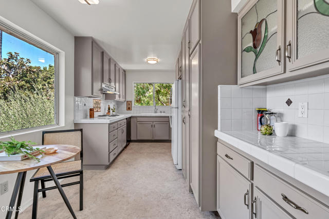 Detail Gallery Image 5 of 17 For 420 S Madison Ave #302,  Pasadena,  CA 91101 - 2 Beds | 2 Baths