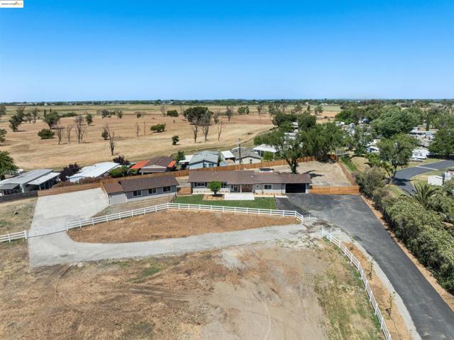 3393 Gateway Rd, Bethel Island CA: https://media.crmls.org/mediaz/9b29dd74-a4f5-4c3f-9ace-8b62075e4fb8.jpg