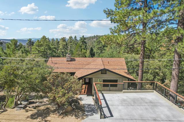 54091 Northridge, Idyllwild CA: https://media.crmls.org/mediaz/9b2a0545-e760-4fdf-b6bd-9c5a2e03690e.jpg