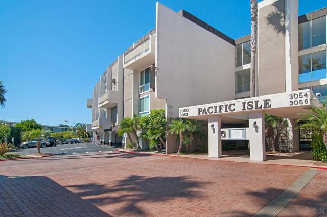 3050 Rue Dorleans, San Diego CA: https://media.crmls.org/mediaz/9b2a0912-cd4d-4d61-adf3-45afdb0be4c9.jpg