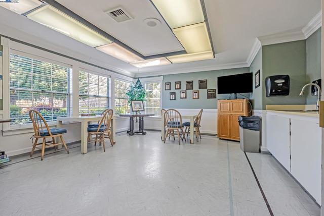 29270 Sandburg Way, Hayward CA: https://media.crmls.org/mediaz/9b2a28e3-39d3-4233-9427-5623e1177296.jpg
