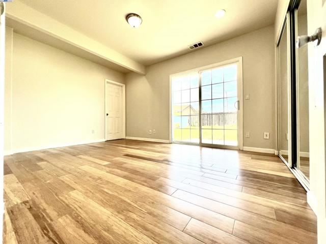 6223 Dairy Ave, Newark CA: https://media.crmls.org/mediaz/9b2a2913-0a7f-4a48-95b9-dab38912d284.jpg