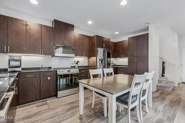 Detail Gallery Image 7 of 44 For 3027 N Oxnard Bld, Oxnard,  CA 93036 - 3 Beds | 2/1 Baths