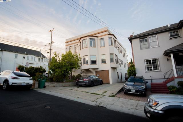 304 Fairmount, Oakland CA: https://media.crmls.org/mediaz/9b2b3df3-20b9-4c05-82d1-4b21d24da115.jpg