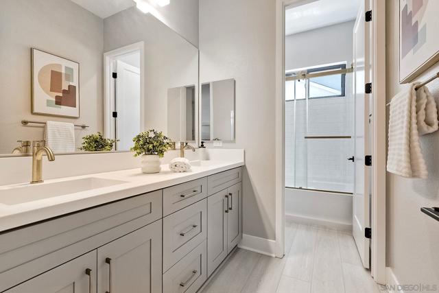 1648 Calle Catalina, Escondido CA: https://media.crmls.org/mediaz/9b2b404b-74f8-4a99-9f12-fec4fa8a3448.jpg