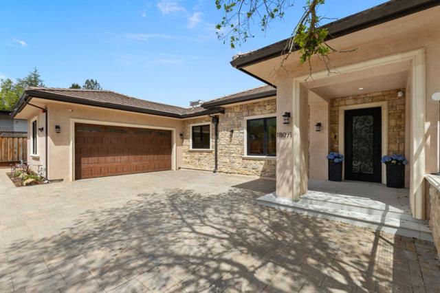 18061 Saratoga Los Gatos Road, Monte Sereno CA: https://media.crmls.org/mediaz/9b2bdcb6-1527-4709-bc13-b2a67554842c.jpg