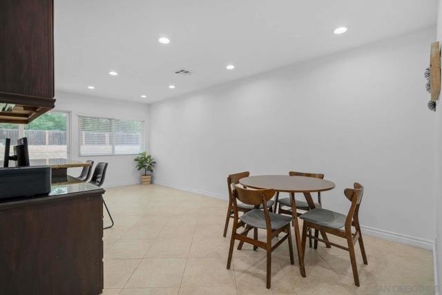 9026 W Hamilton St, Rancho Cucamonga CA: https://media.crmls.org/mediaz/9b2c146c-8a45-4d62-a752-c15cb5b923de.jpg