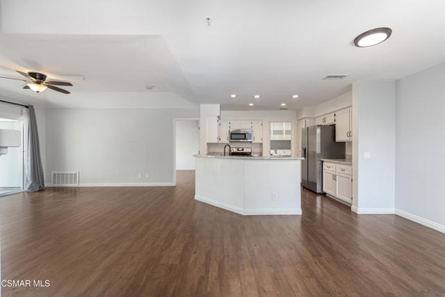 6657 Canterbury Drive, Chino Hills CA: https://media.crmls.org/mediaz/9b2c592c-dbc6-4149-99b0-23b3e7a9c839.jpg