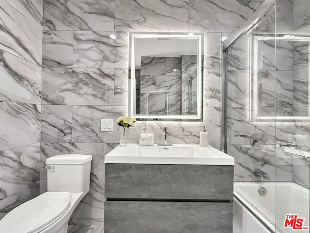 1037 W 83rd Street, Los Angeles CA: https://media.crmls.org/mediaz/9b2d735e-660f-4c33-b55f-e4b0a733c305.jpg
