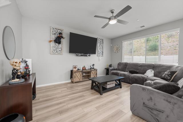 Detail Gallery Image 21 of 33 For 264 Hass Ln, Fallbrook,  CA 92028 - 5 Beds | 3 Baths