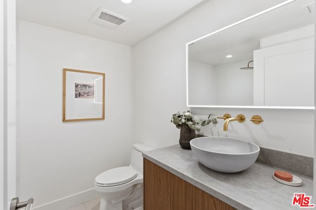 7401 Costello Avenue, Van Nuys CA: https://media.crmls.org/mediaz/9b2e0c65-b013-4871-ada9-7fdd856e5966.jpg