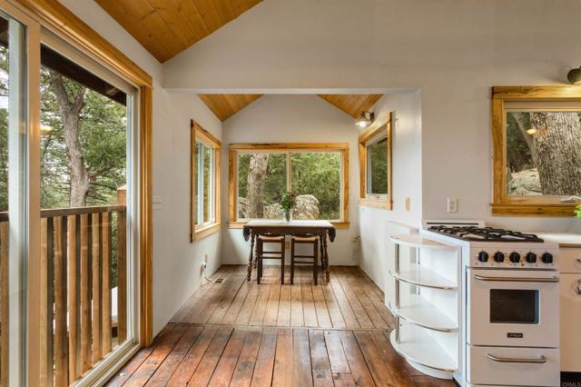 Detail Gallery Image 11 of 36 For 21932 Crestline Rd, Palomar Mountain,  CA 92060 - 1 Beds | 1 Baths