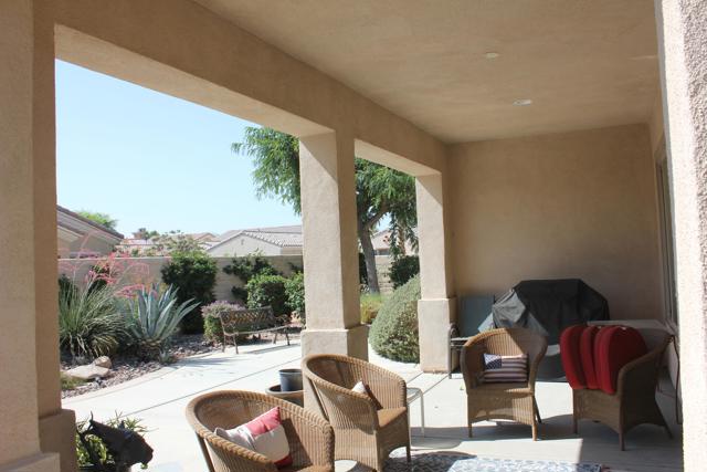 40124 Corte Azul, Indio CA: https://media.crmls.org/mediaz/9b2ec53c-d6b9-4728-96c3-ba0c16dee1e9.jpg