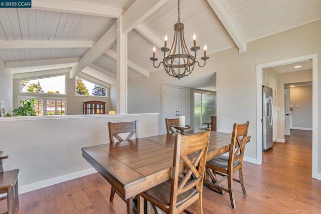 130 Samoa Ct, San Ramon CA: https://media.crmls.org/mediaz/9b2f4596-9c71-410a-bb55-bea03d491058.jpg
