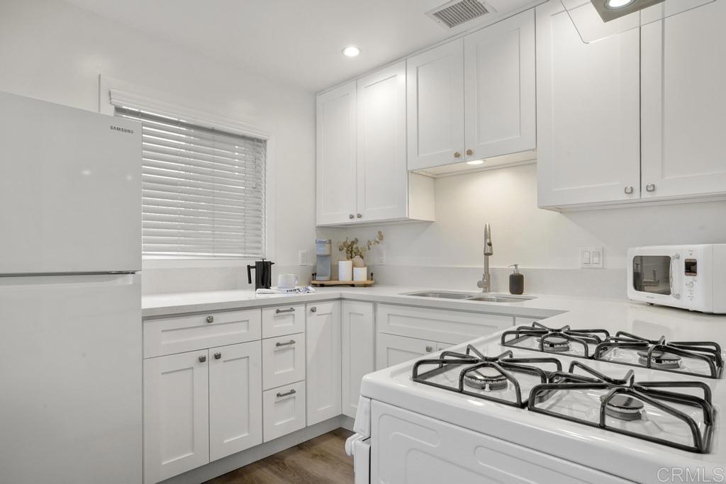 3364 A Street - photo 9