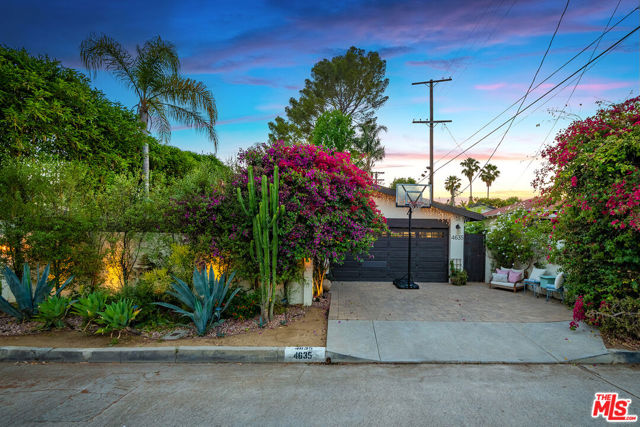 4635 Bellflower Avenue, North Hollywood CA: https://media.crmls.org/mediaz/9b2fa106-e504-4e65-ac56-0313c4914e9b.jpg