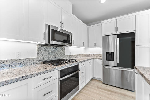 5024 Rexton Drive, Camarillo CA: https://media.crmls.org/mediaz/9b2fa429-0e1a-42cb-bd40-46004ea669da.jpg