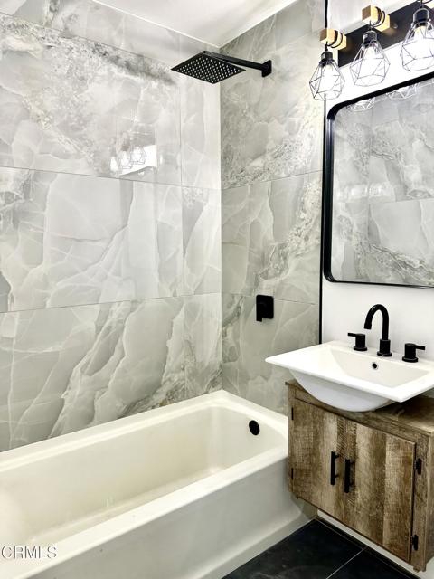 5063 Cypress Lane, Ventura CA: https://media.crmls.org/mediaz/9b311563-d277-49fb-946d-abc482ac545a.jpg
