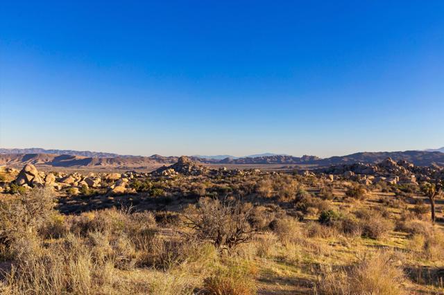 1 Dragonfly Lane, Pioneertown CA: https://media.crmls.org/mediaz/9b31db60-4d9d-4f73-89d3-529dc12c3fb4.jpg