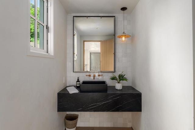 6260 Waverly Avenue, La Jolla CA: https://media.crmls.org/mediaz/9b3274c4-3b7c-41bc-8185-a3c70f06d9d8.jpg