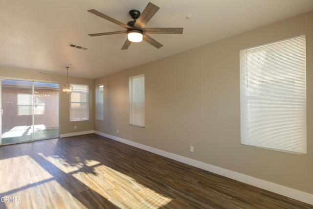 751 Paseo Nogales, Oxnard CA: https://media.crmls.org/mediaz/9b331e1a-5a7b-4d94-8660-cc8ac4642718.jpg