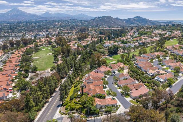 12115 Caddy Row, San Diego CA: https://media.crmls.org/mediaz/9b337e69-6ef1-48a4-883c-1a11f0e8e1e6.jpg