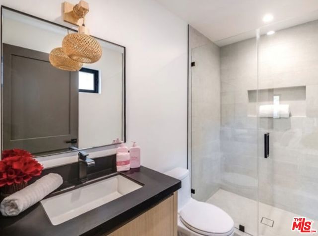 622 N La Jolla Avenue, Los Angeles CA: https://media.crmls.org/mediaz/9b3481ac-2a86-4f3c-9c33-51036c8d1ae0.jpg
