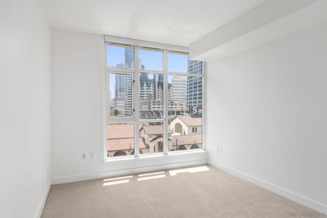 1199 Pacific Hwy, San Diego CA: https://media.crmls.org/mediaz/9b35f713-9a67-4838-894a-330ccbe994ef.jpg