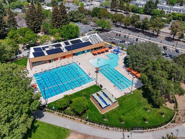 324 Cherokee Loop, Mountain View CA: https://media.crmls.org/mediaz/9b373c16-a19b-491b-9c2e-624a2515789e.jpg