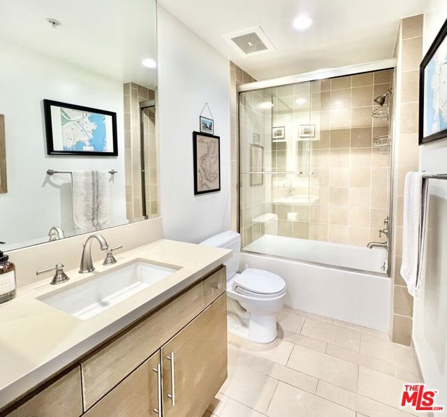 Image 22 of 26 For 357 Hayworth Avenue 201