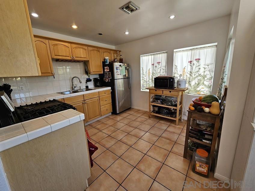 4076 Manzanita Dr - photo 3