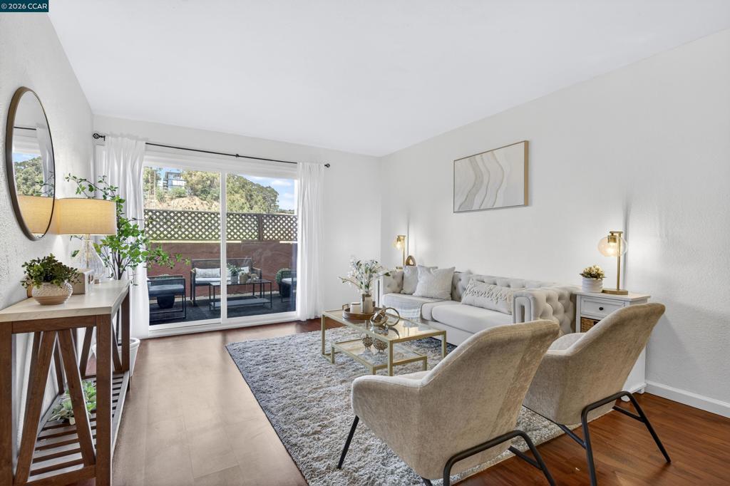 2005 Pleasant Valley Ave #103