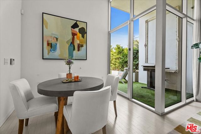 7917 Willoughby Avenue, Los Angeles CA: https://media.crmls.org/mediaz/9b38b08d-9b6b-41f2-bf1b-b54b79f28b0e.jpg