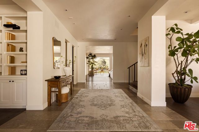 1319 Amalfi Drive, Pacific Palisades CA: https://media.crmls.org/mediaz/9b38ff86-742a-4324-ab67-71ed7f4fcba2.jpg