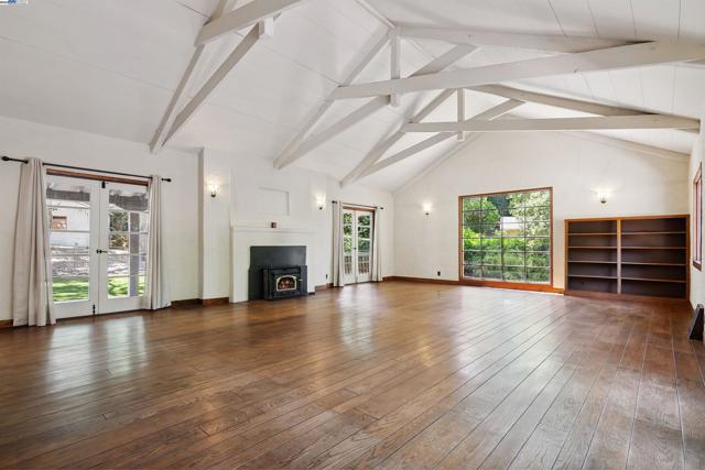 3476 Springhill Rd, Lafayette CA: https://media.crmls.org/mediaz/9b392520-fc7c-48ac-a67d-495d6a81f8dc.jpg