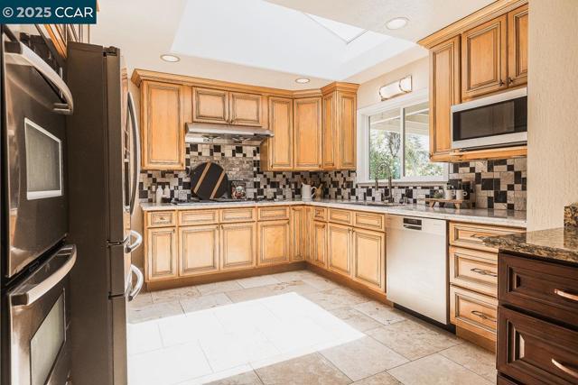 1736 Silverwood Dr, Martinez CA: https://media.crmls.org/mediaz/9b393323-dc36-49b2-8766-1fa299e2d373.jpg