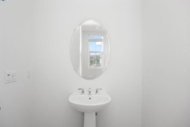 251 E Wrigleys Ave, Mountain House CA: https://media.crmls.org/mediaz/9b3997a2-68b0-4158-b1a4-31cb1c539bb1.jpg